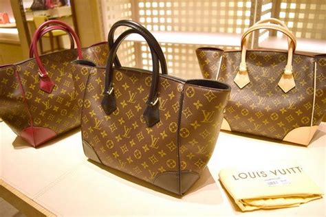 harga tas louis vuitton original second|Louis Vuitton tas.